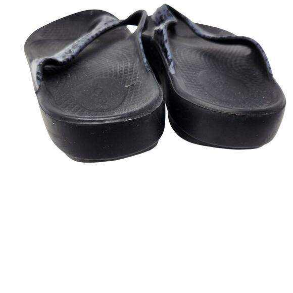 Oofos Black T-Strap Waterproof Casual Slip On Thong OOlala Luxe Leo Sandals 8 - Picture 7 of 9